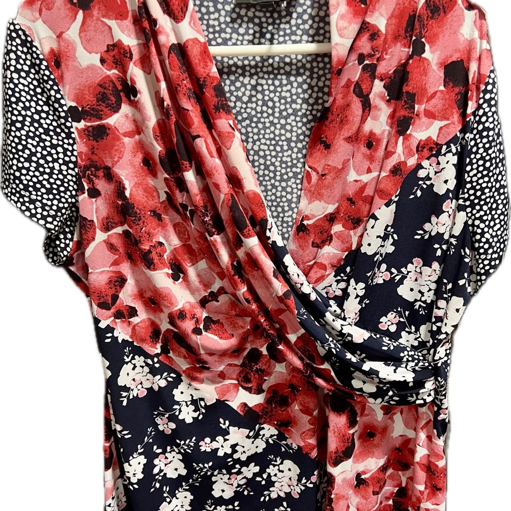 DKNY Red and Black Floral Women's Top XL - Very beautiful & vibrant!!